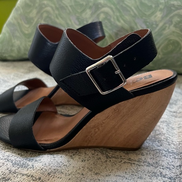 BC Born in California Size 10 Black Wedge Heels - Picture 4 of 7